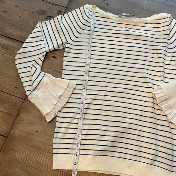 𝅺LOFT Ruffle Sleeve Striped Sweater - Picture 5 of 9
